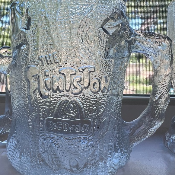 Five piece set…1990 Vintage McDonald’s Flintstone mugs. - Picture 3 of 6